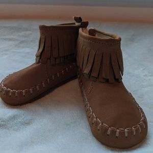 Old Navy baby booties